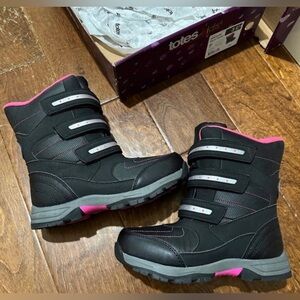 Brand new totes boots